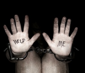 Hands in chains - help me!